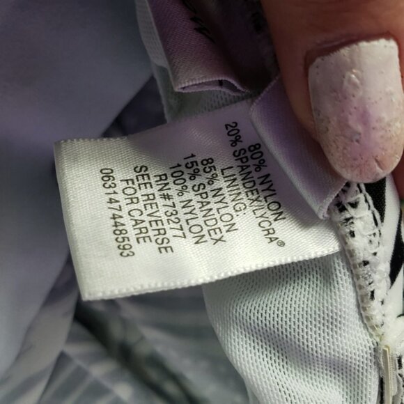 New croft & Barrow black and white tankini top with ruched sides - Picture 3 of 8